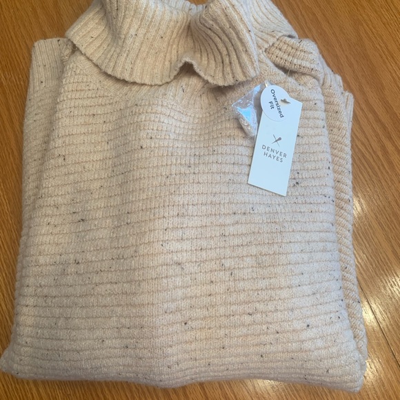 NWT oversized Denver Hayes sweater - Picture 3 of 4